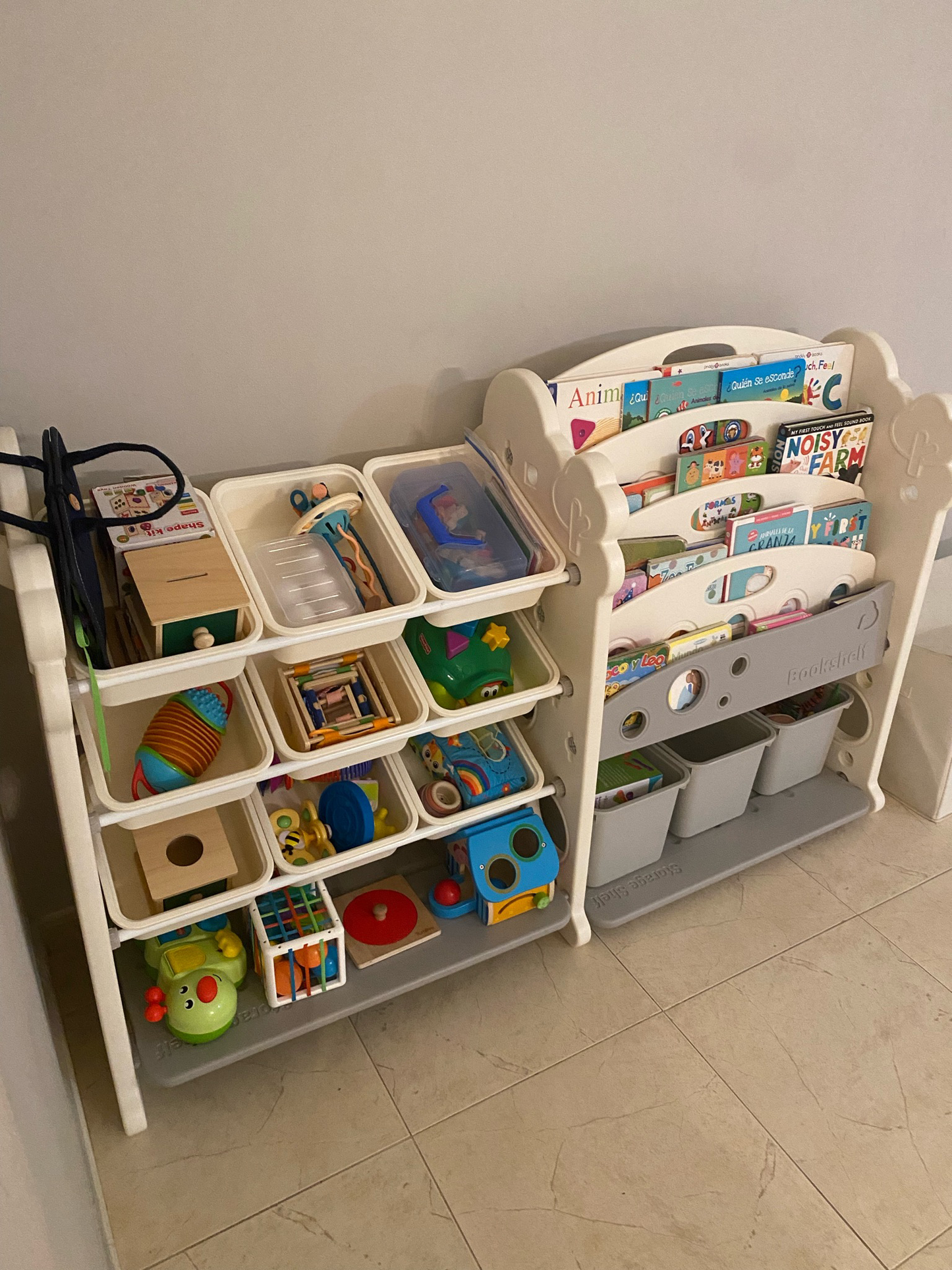 Organizador de juguetes y libros