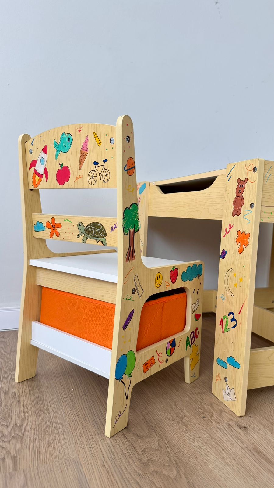 Mesa & Sillas Hand Painted Edition by Espacio Infinito