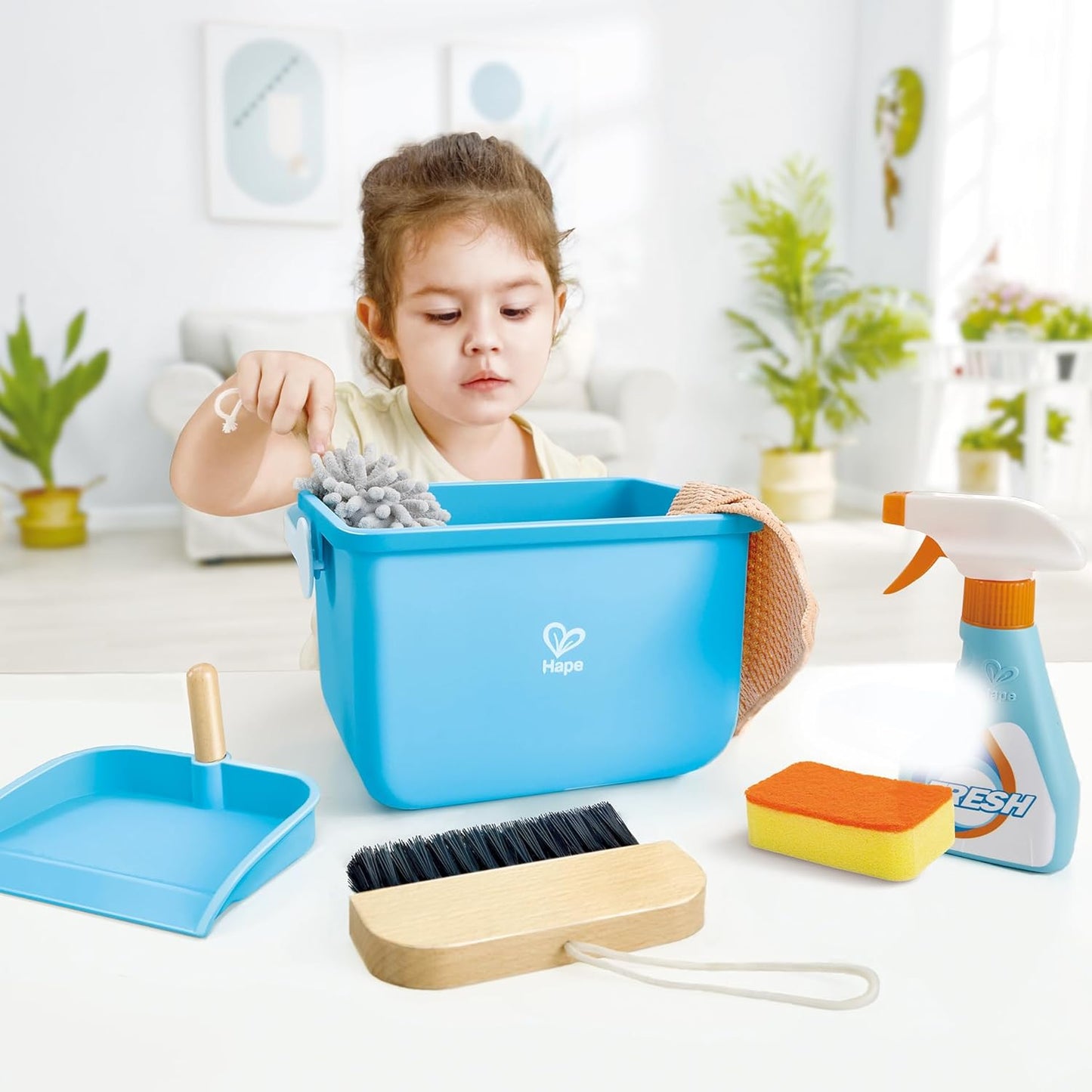 Bucket cleaning set