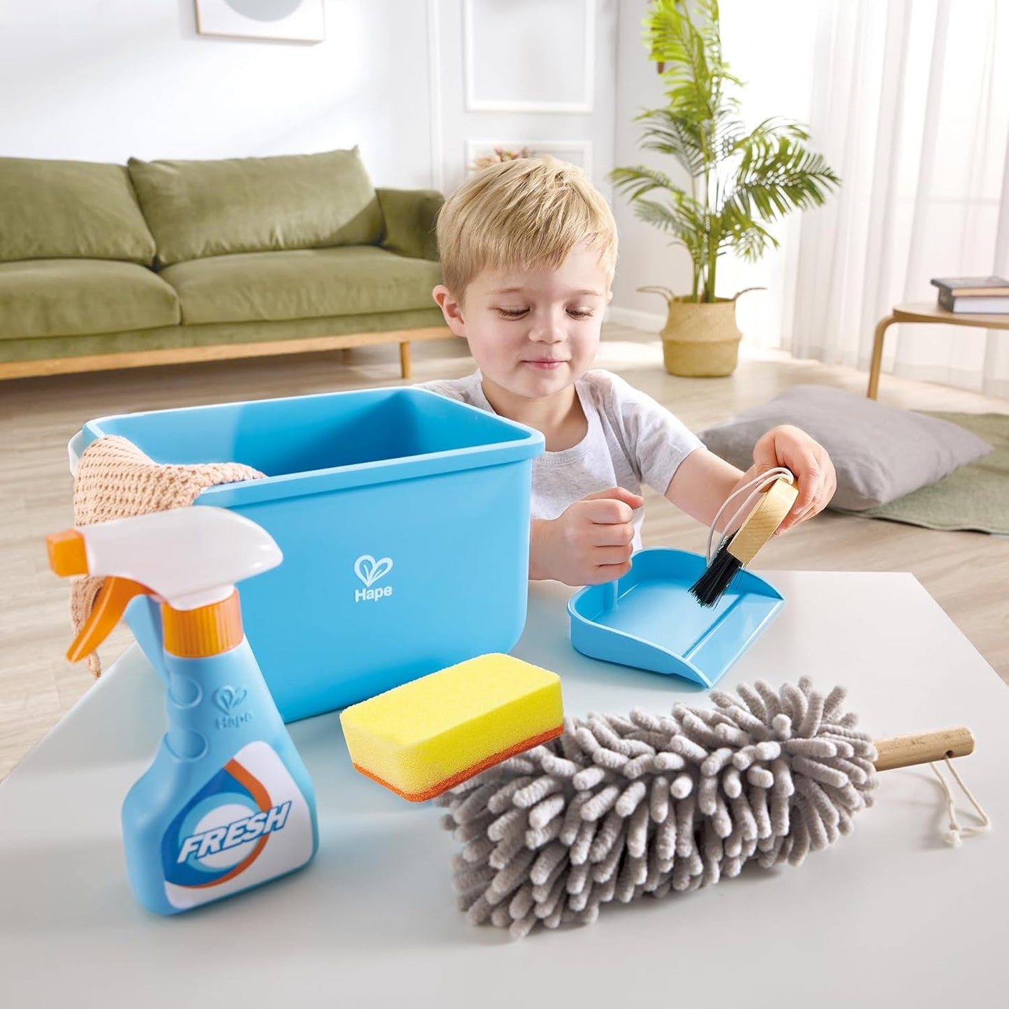 Bucket cleaning set