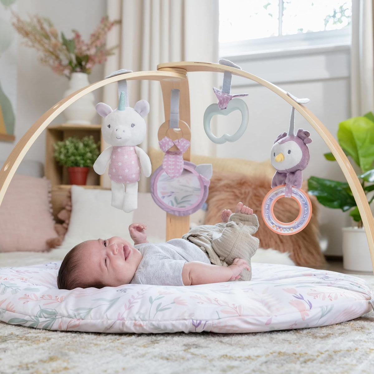 Ingenuity Cozy Spot / Activity Gym & Play Mat